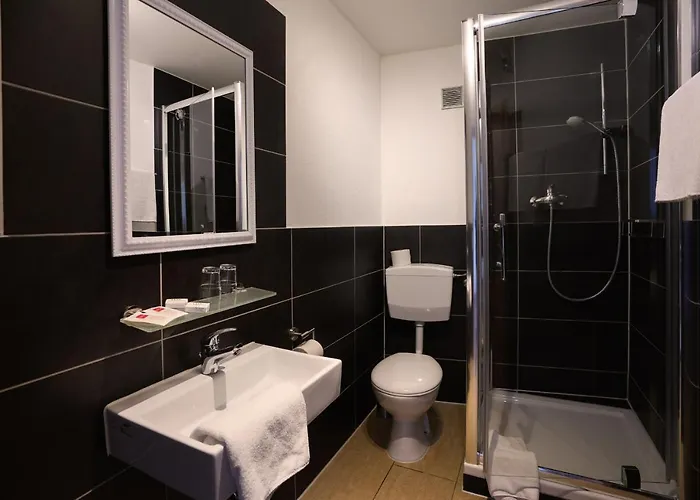 Metzgerei Lamm - Benedikt Rueckel Hotell 3*